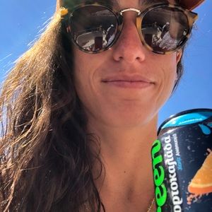 Meet your Posher, Olivia